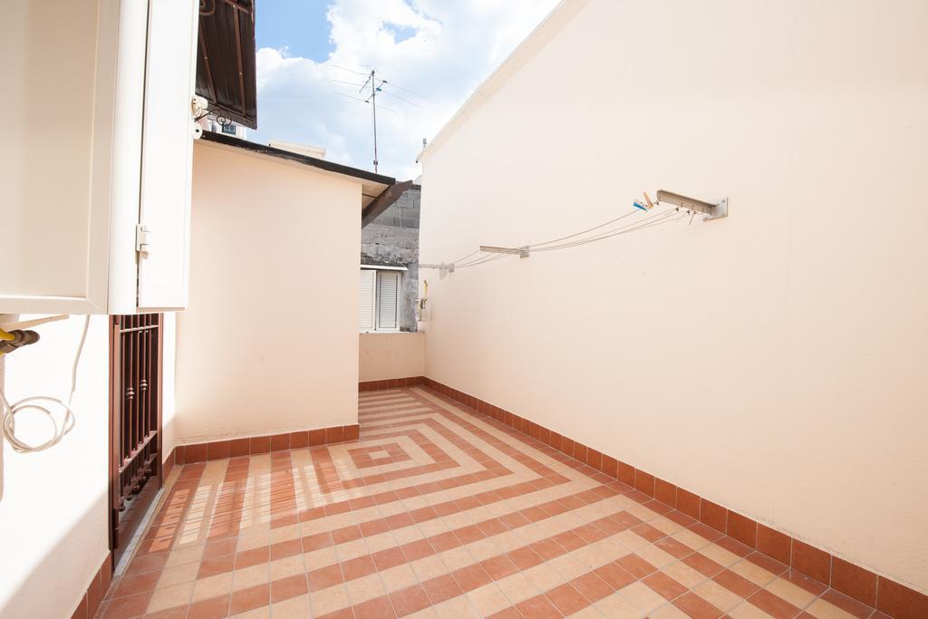 Tribunali F - Bh 51 Napoli Dış mekan fotoğraf
